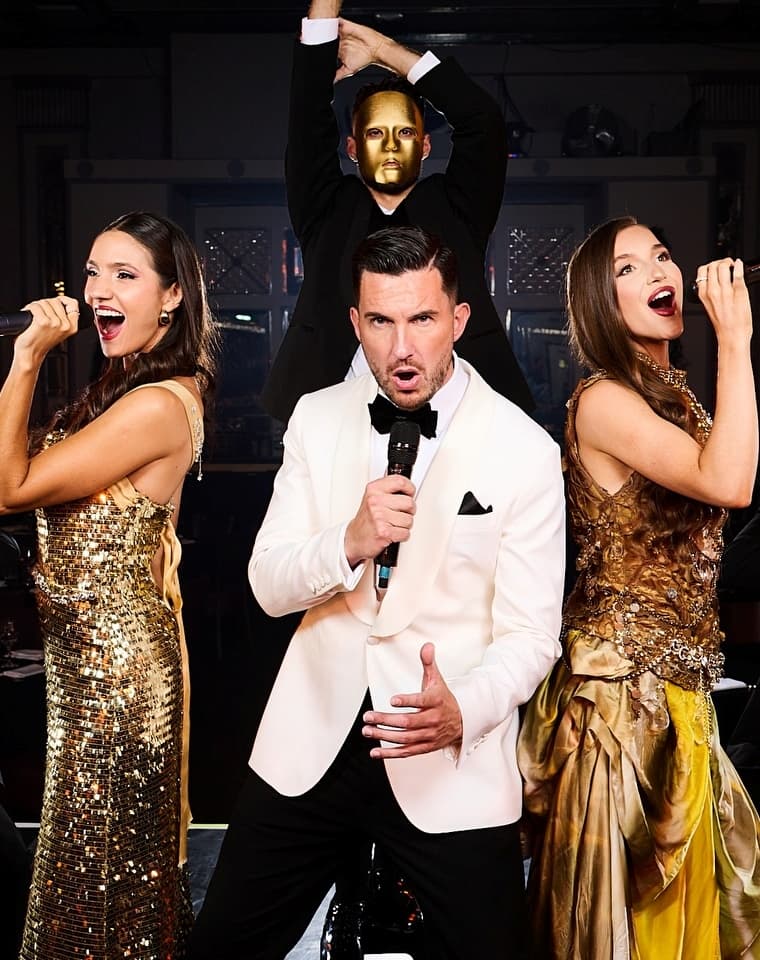 London Never Sleeps: A Night with the London Cabaret Club
